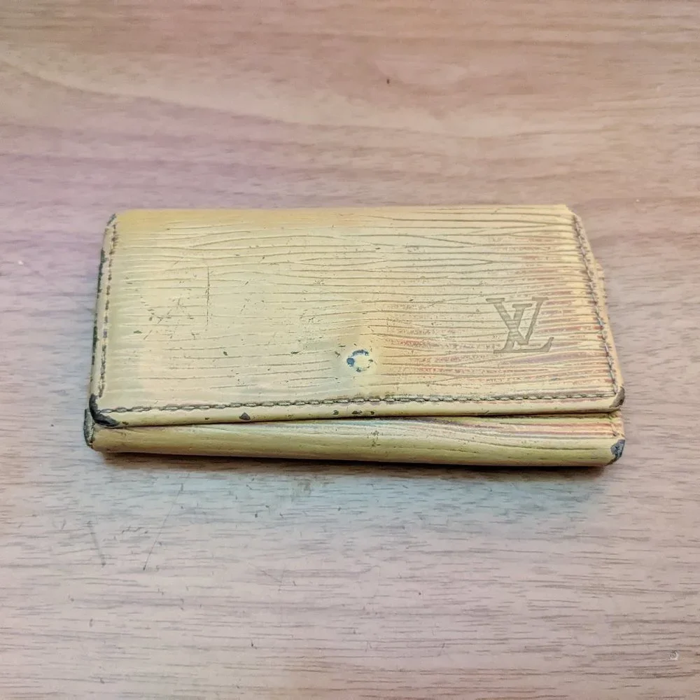 Louis Vuitton Epi Key Holder/Wallet #1540💥PRICE DROP💥